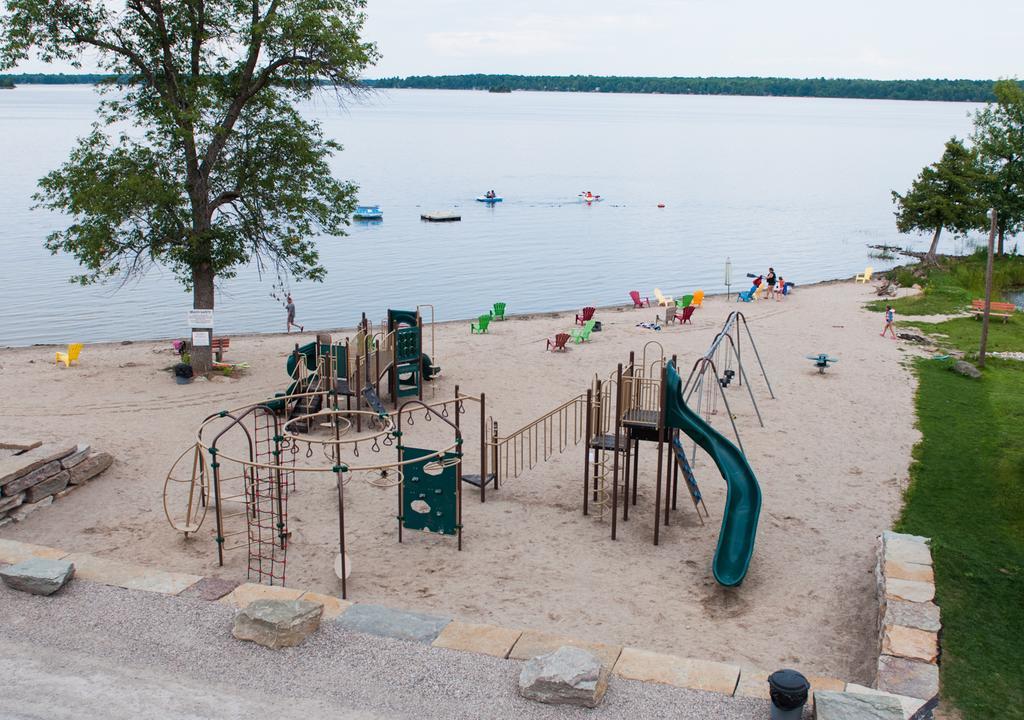 Mccreary'S Beach Resort Perth Ngoại thất bức ảnh